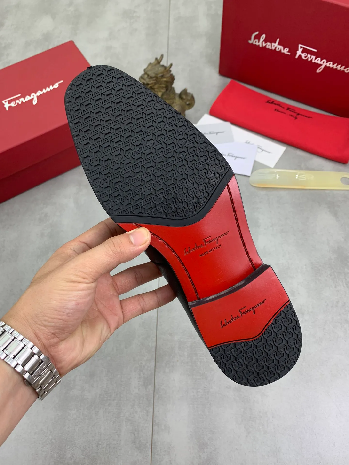 Men's Men's Shoes 💰P460💰[New Style] Water-dyed Niuli 🆘[Salvatore Ferragamo] Ferragamo's latest casual business leather shoes for men! Available at counters simultaneously! The fabric is made of specially imported original pebbled calfskin, and the lining is made of imported water-dyed cowhide. It is absolutely luxurious and leads the fashion trend. Matching code: 38-45 (46 can be customized) multiple colors available